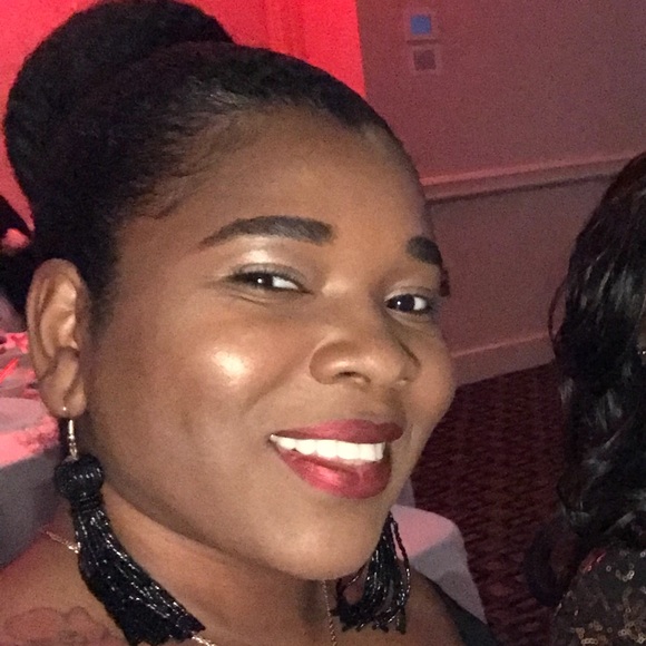 Meet your Posher, Deborah - Picture 1 of 1